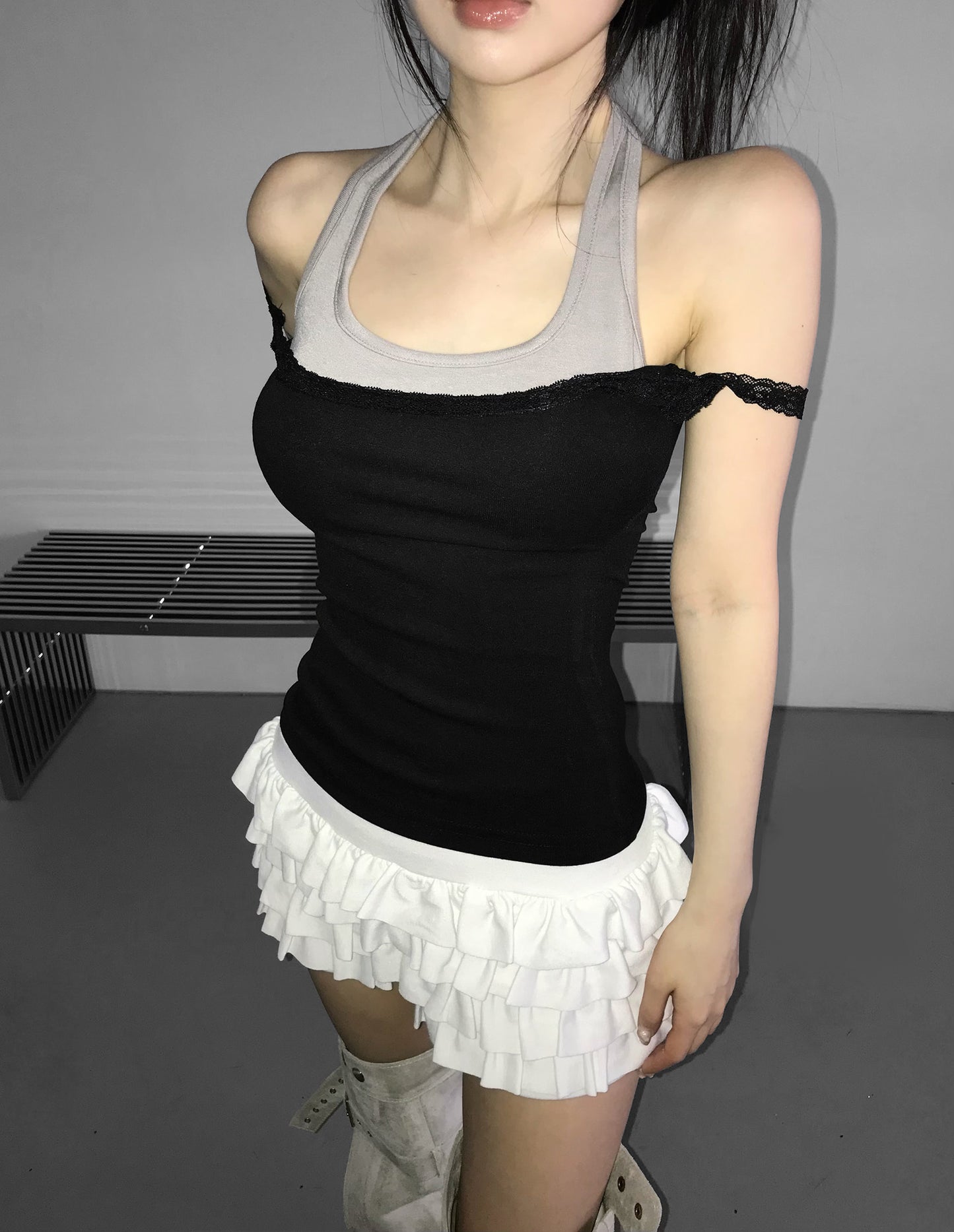 Mute Lace Sleeveless