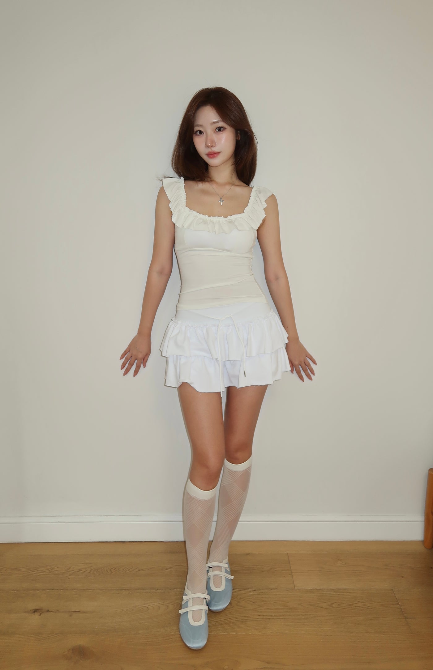 [Padded Cap] Frill Sleeveless(W) Worn by Jang Wonyoung