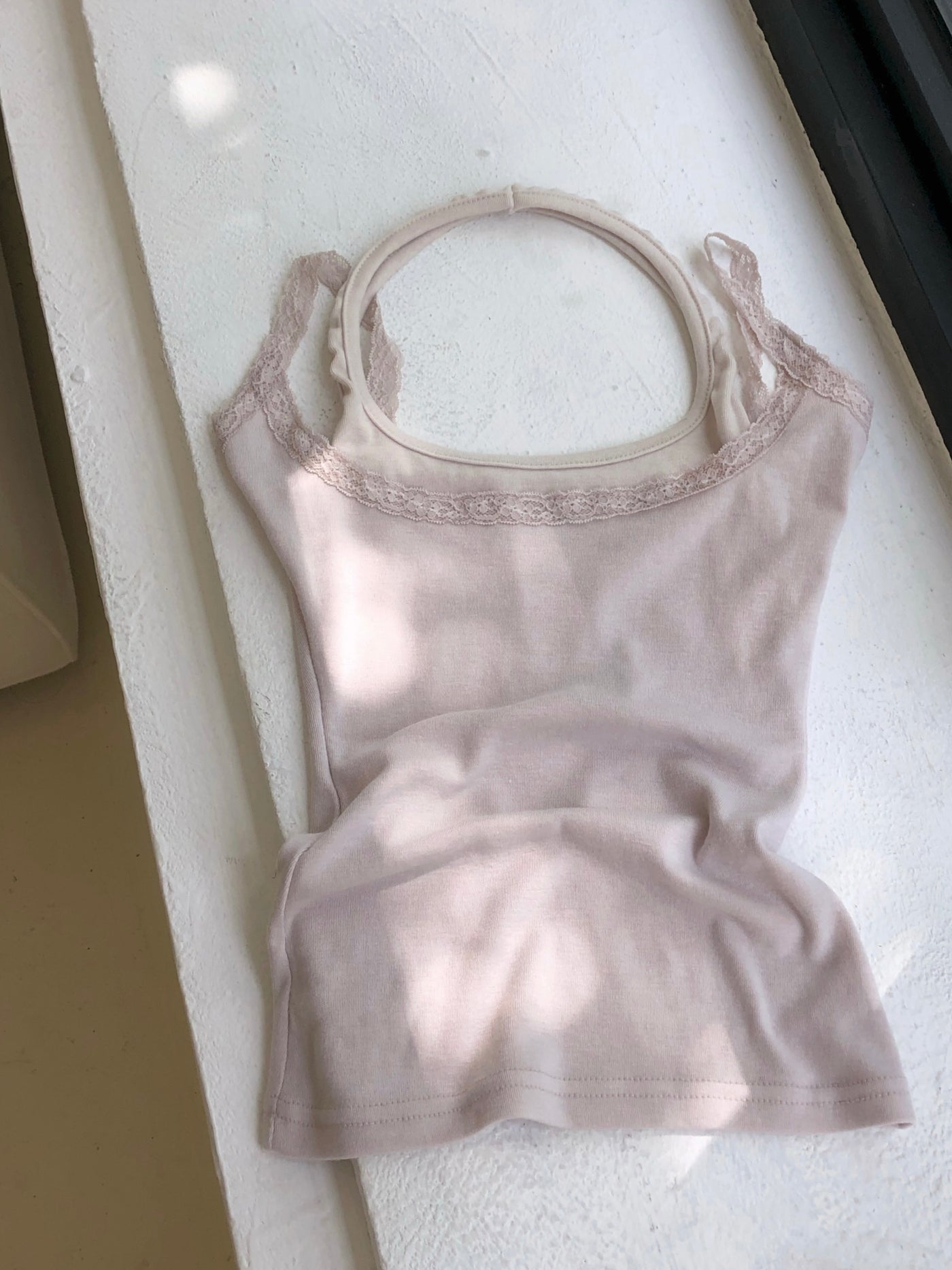 Mute Lace Sleeveless
