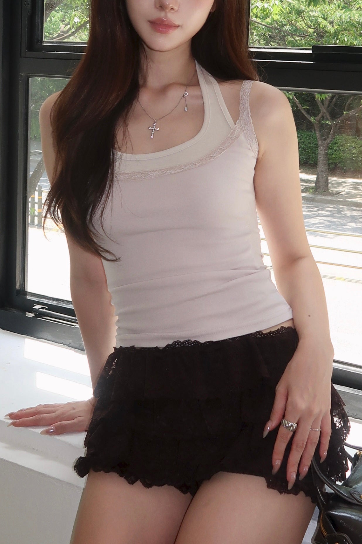 Mute Lace Sleeveless
