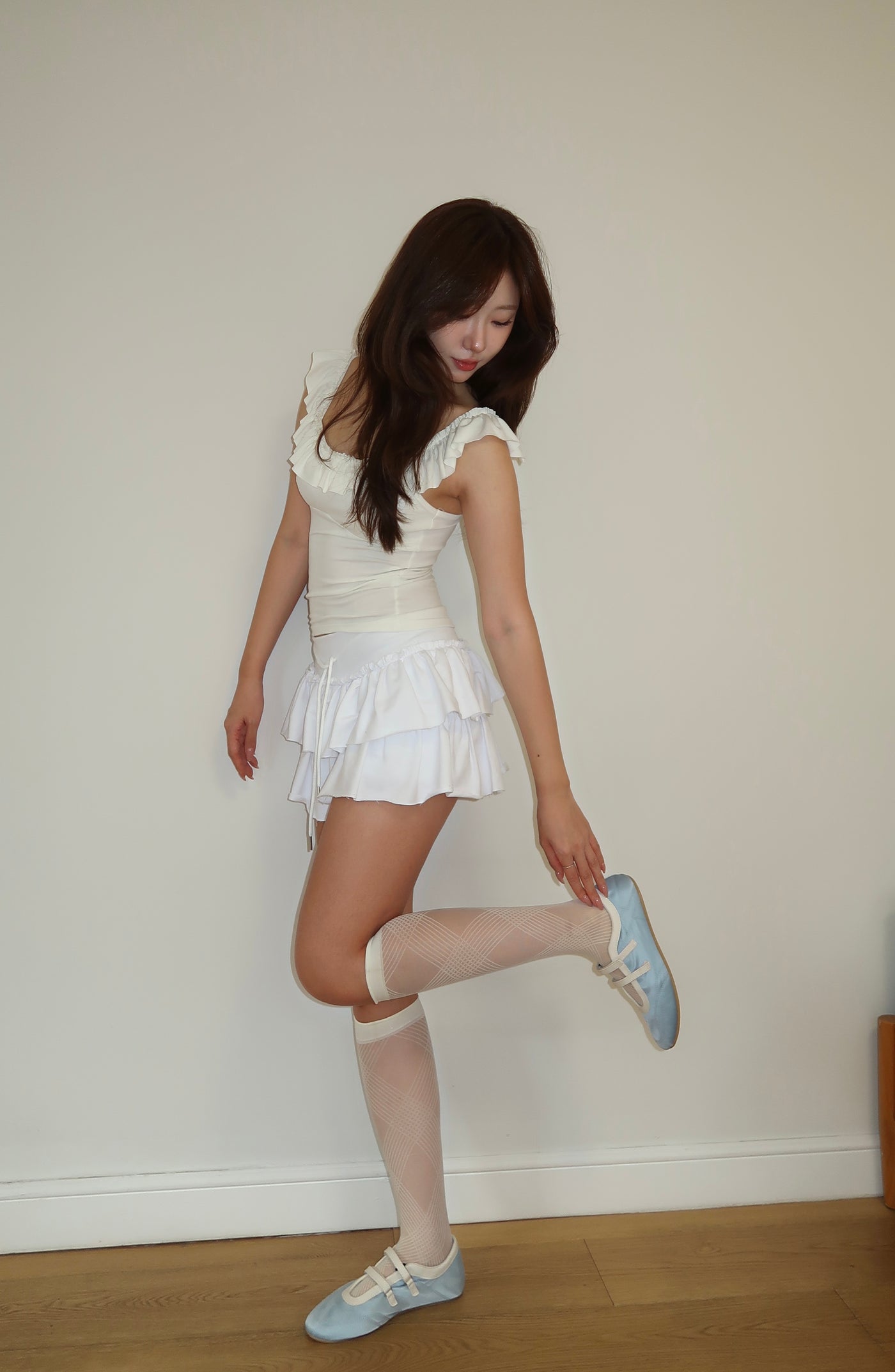 [Padded Cap] Frill Sleeveless(W) Worn by Jang Wonyoung