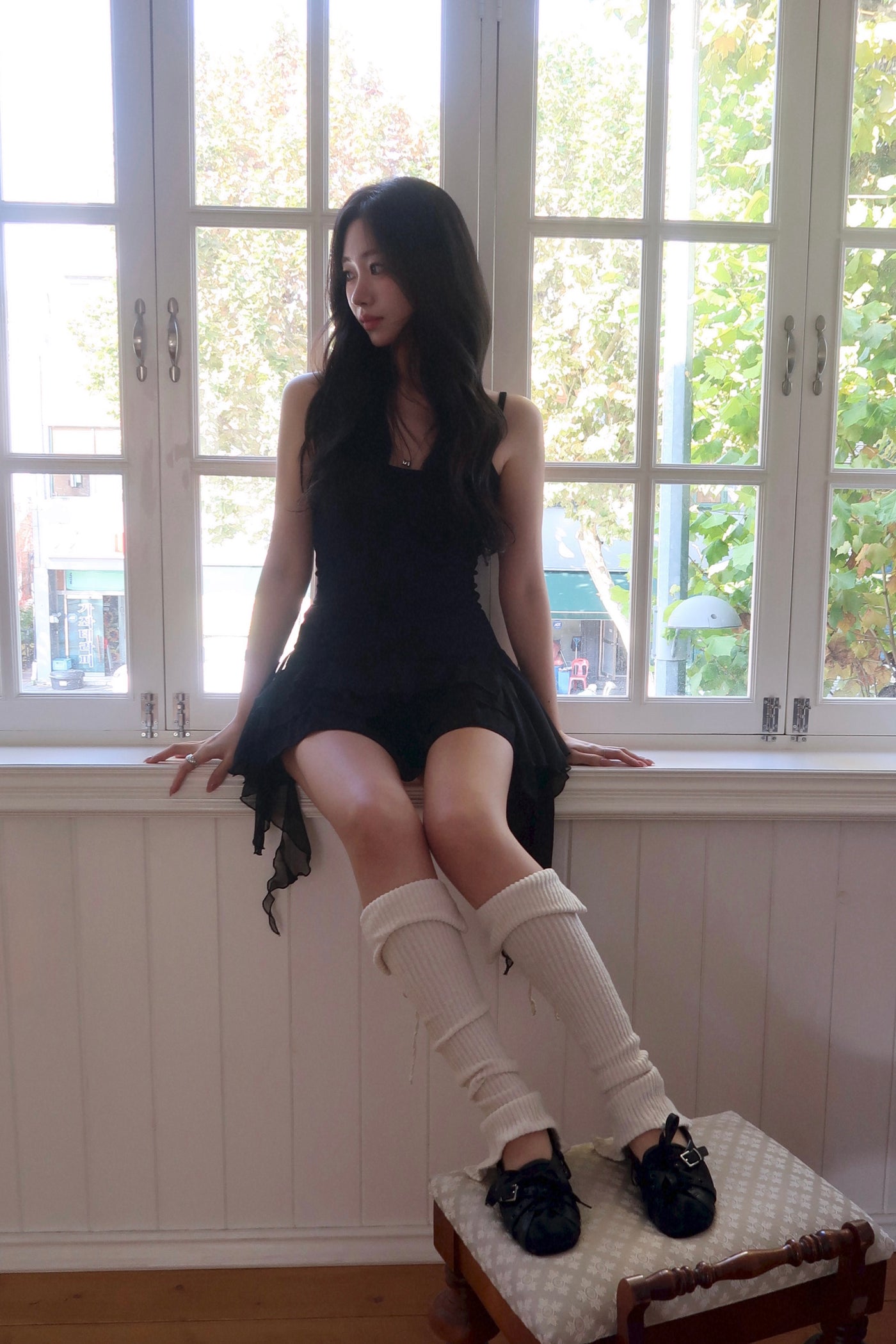 Frill Sleeveless (BL)
