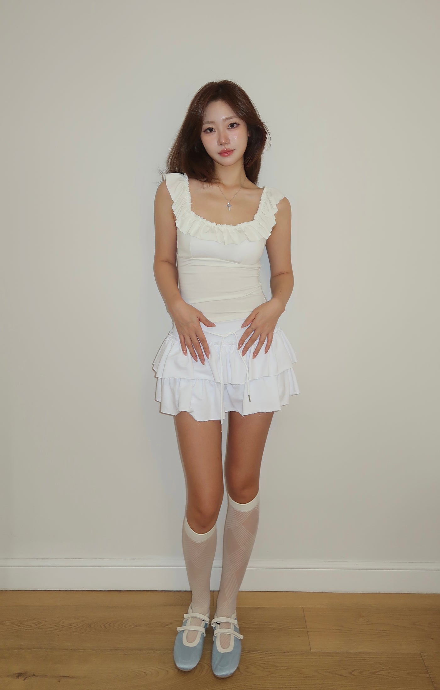 [Padded Cap] Frill Sleeveless(W) Worn by Jang Wonyoung