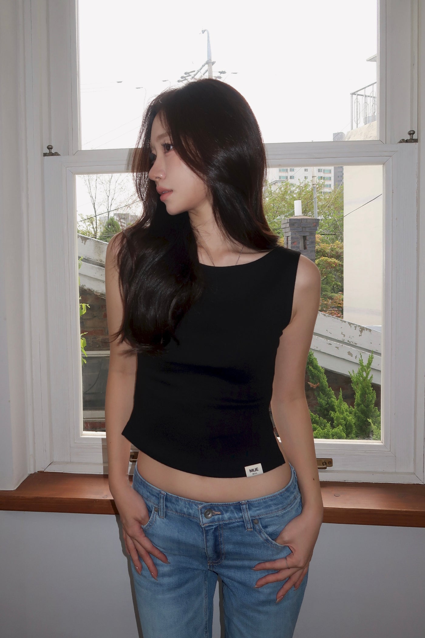 Classic Sleeveless (Black)