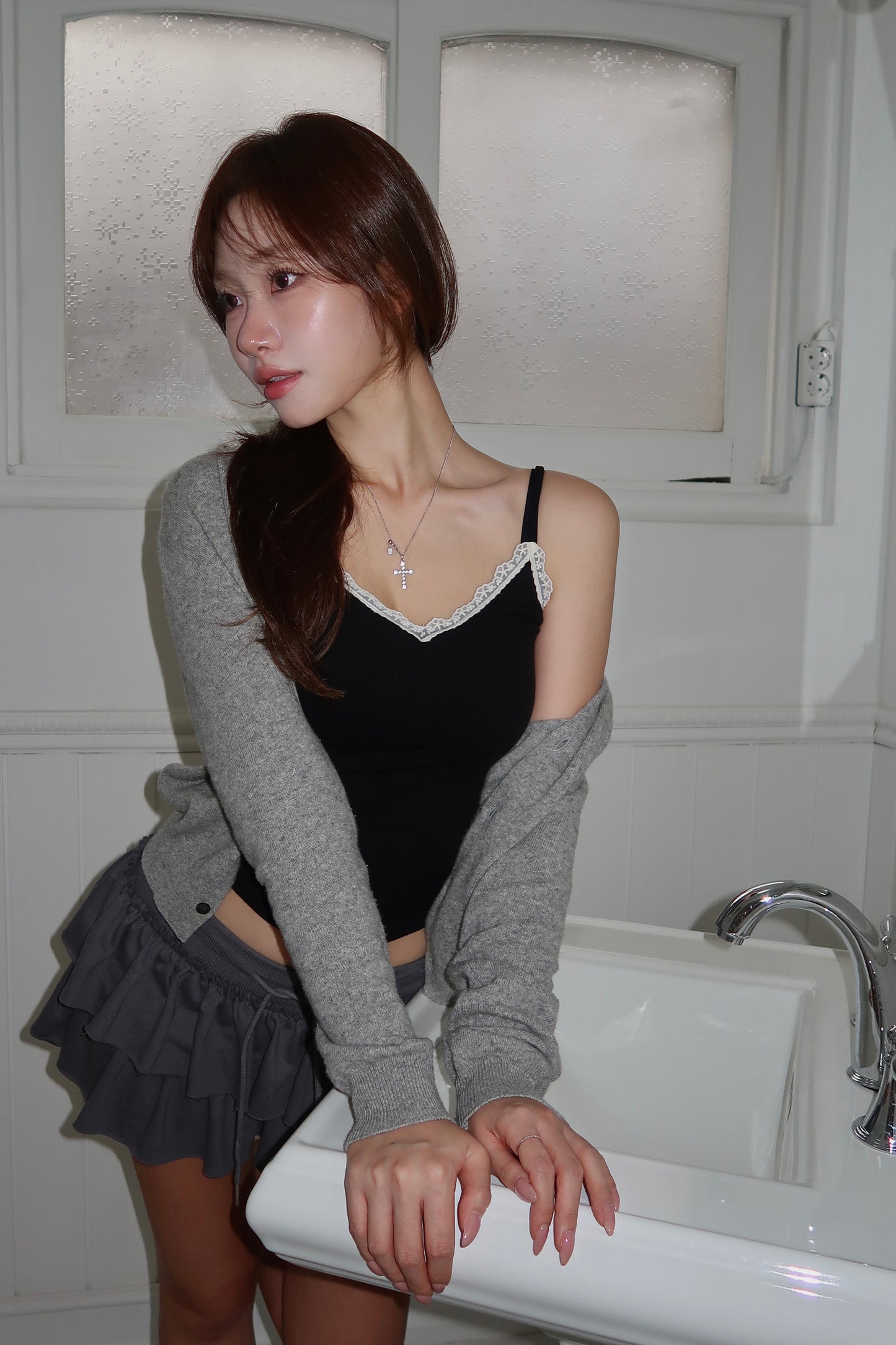 Lace Sleeveless (BL)